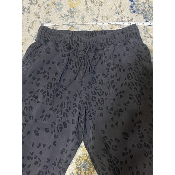 Side Stitch‎ L A Women's Drawstring Leopard Print Pants Gray Size Small - Picture 4 of 11